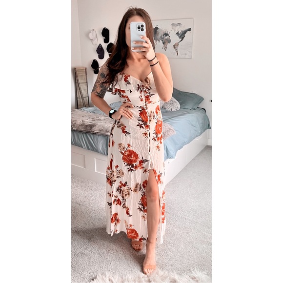 🔴SOLD🔴As U Wish white floral maxi dress - Picture 4 of 10
